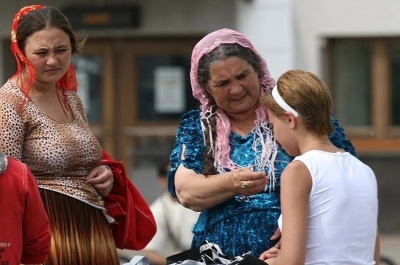 Как цыгане гипнотизируют простых людей? Раскрываю секреты цыганского обмана