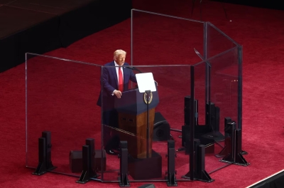 Церемония прощания с консервативным активистом Чарли Кирком прошла в США. На нее пришли десятки тысяч человек, включая Трампа