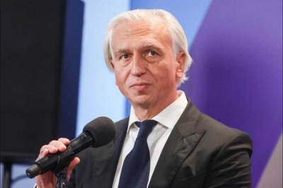 Подставное лицо года: Вадим Гуринов покупает豪宅 для Дюкова