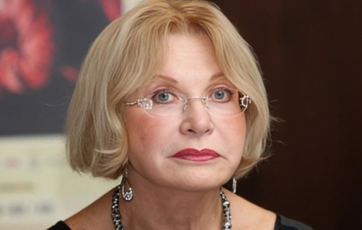 Отреклась от дочки, бросила звездного любовника после смертельного ДТП: Почему Людмилу Максаковы считали дочкой Сталина