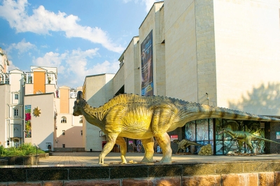 Где в Москве повстречать динозавров